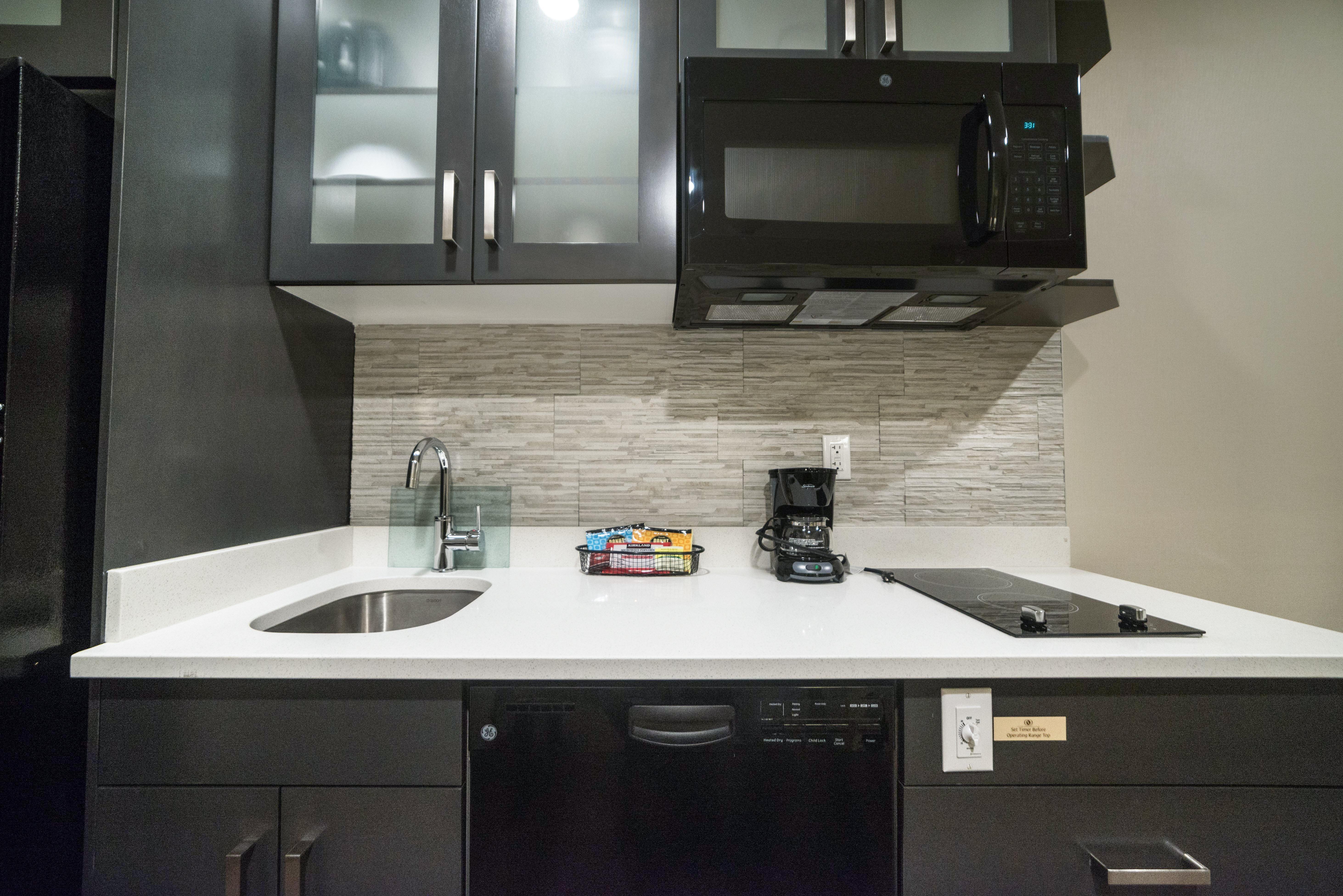 Candlewood Suites West Edmonton - Mall Area By Ihg Eksteriør billede